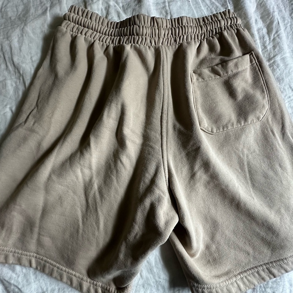 H&M shorts - Picture 3 of 3